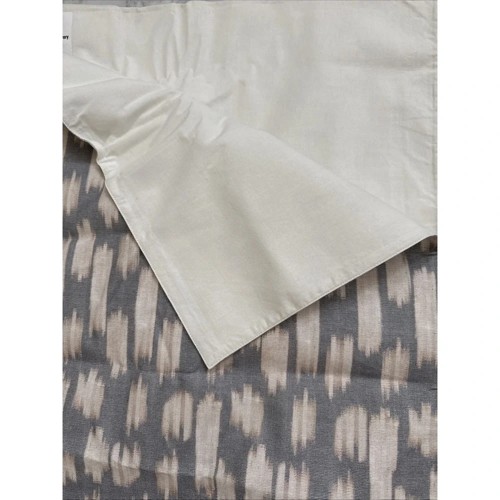 Pottery Barn Chambray Blue/ Ivory Ikat Table Runner‎ 18x108
